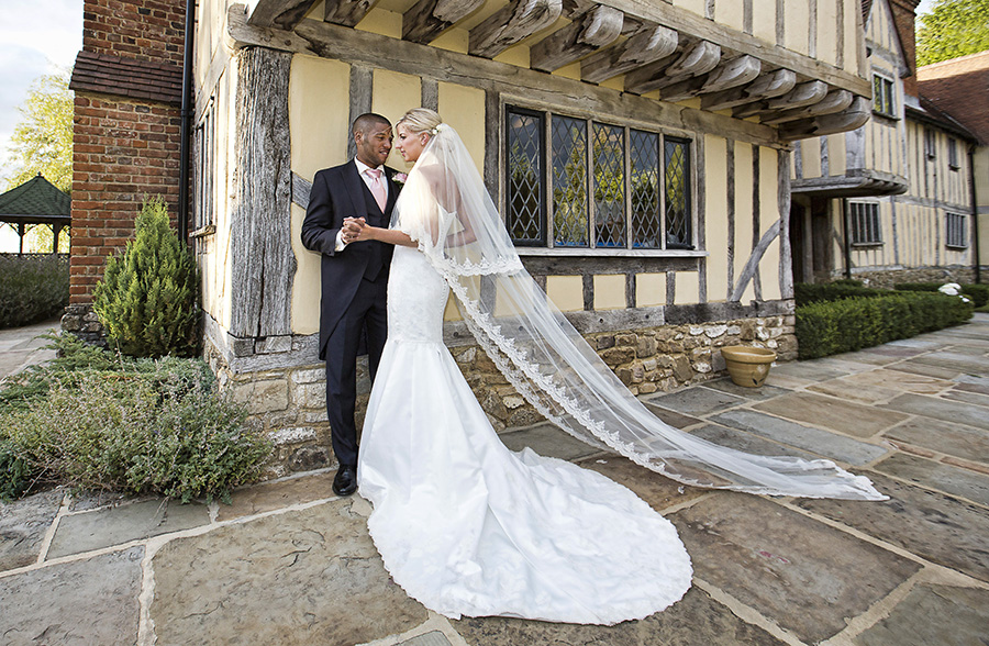 image-0086-bumble-and-brown-wedding-photography-at-bijou-wedding-venue-cain-manor-farnham