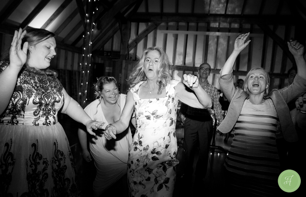 080-southend-barns-rainy-wedding-photos-adorlee-chichester